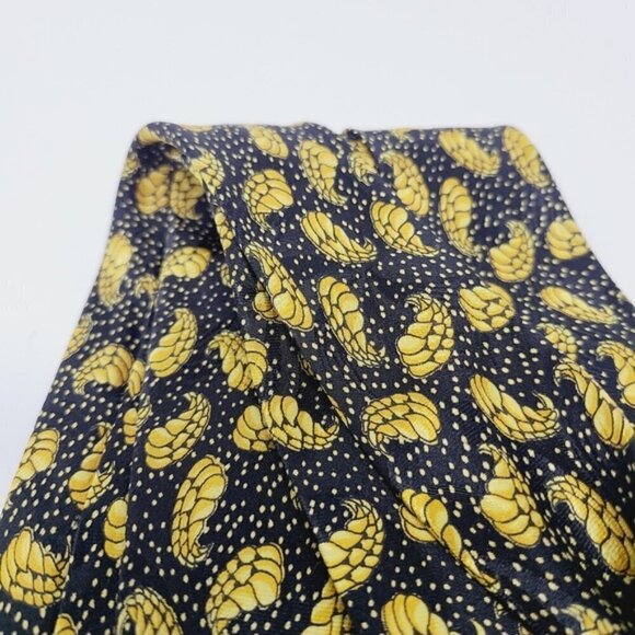 Federigo ATRI | Seahorse Print Black & Gold 100% Silk Tie - Picture 4 of 11
